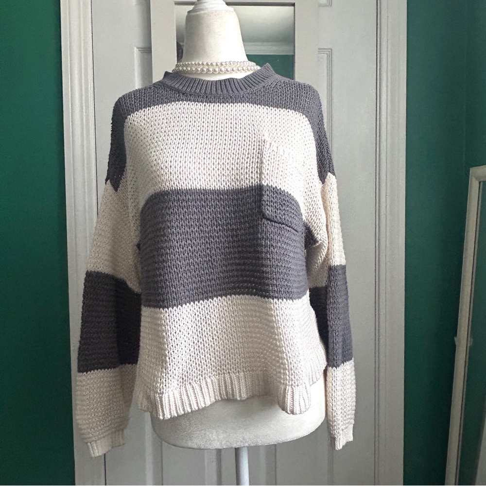 American Eagle Outfitters Gray and Cream Striped Sweater
